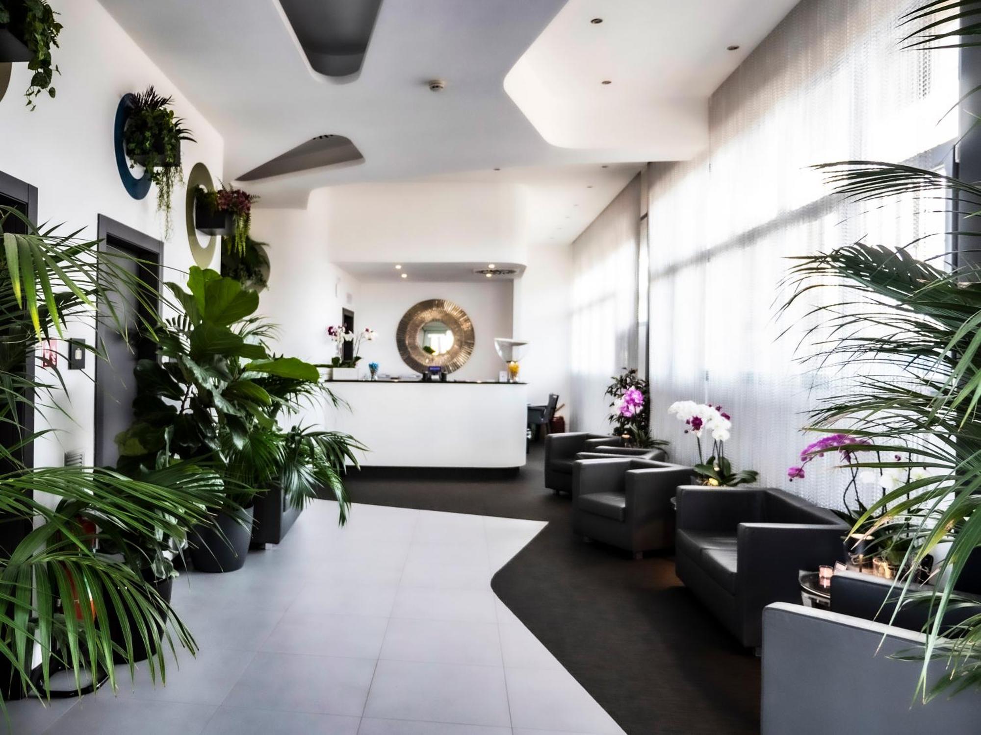 Loto Business Hotel Rom Exteriör bild