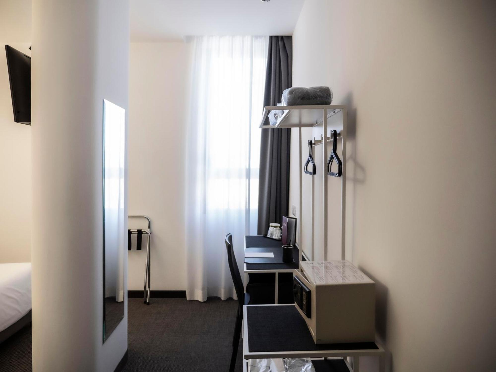 Loto Business Hotel Rom Exteriör bild